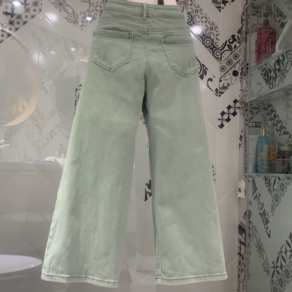Beautiful Distressed Wide Legs Denim Cropped Fashion Jeans - Picture 6 of 14